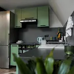 Unea House *